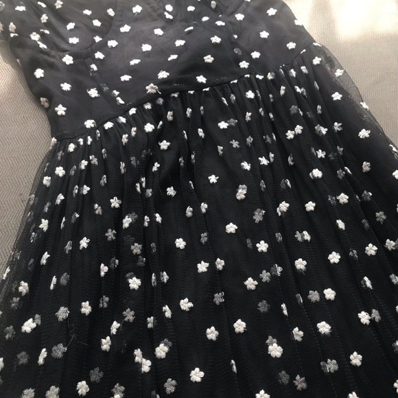 Zara all over embroider détail dress back and white size small on sale - Picture 7 of 11